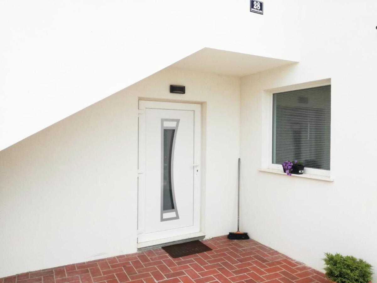 Apartmani Daniela Murter Exterior photo