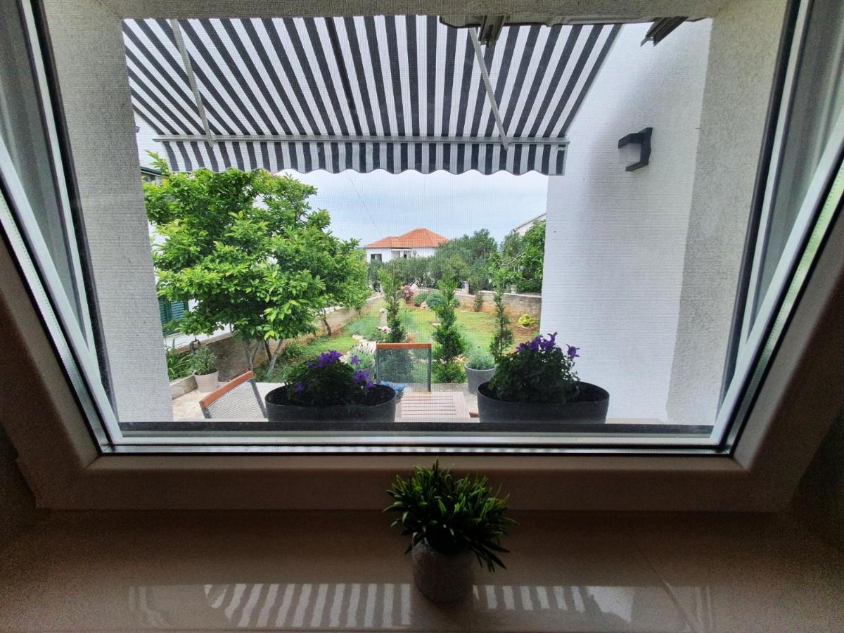 Apartmani Daniela Murter Exterior photo